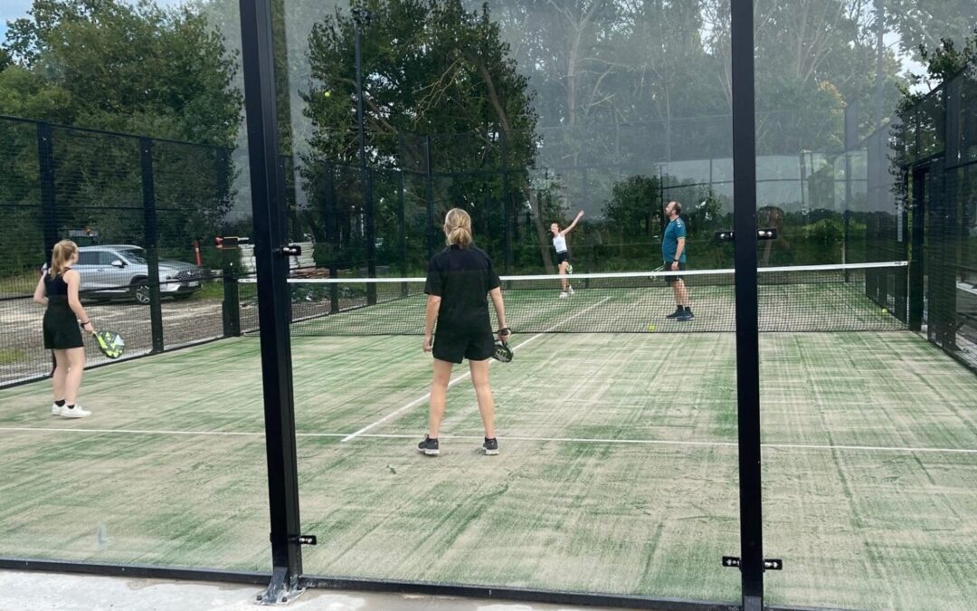 Book din padelbane online